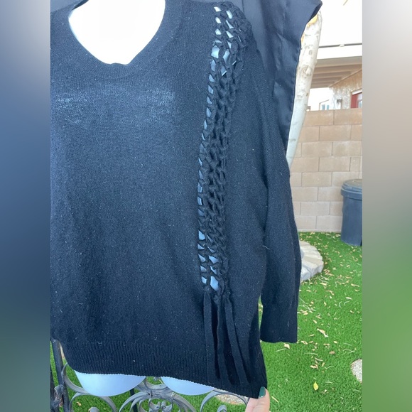 White + Warren 100% Cashmere Distressed Cutouts Fringe Details Sweater MD - LG - Picture 4 of 16